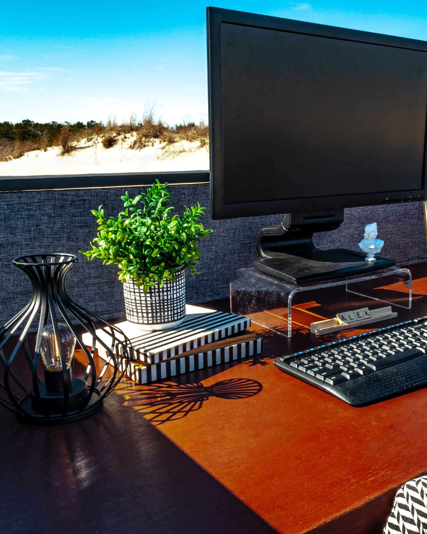 Hotel Desk